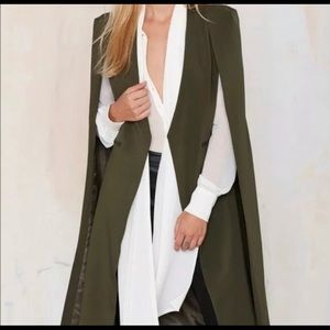 Lavish Alice Green Cape